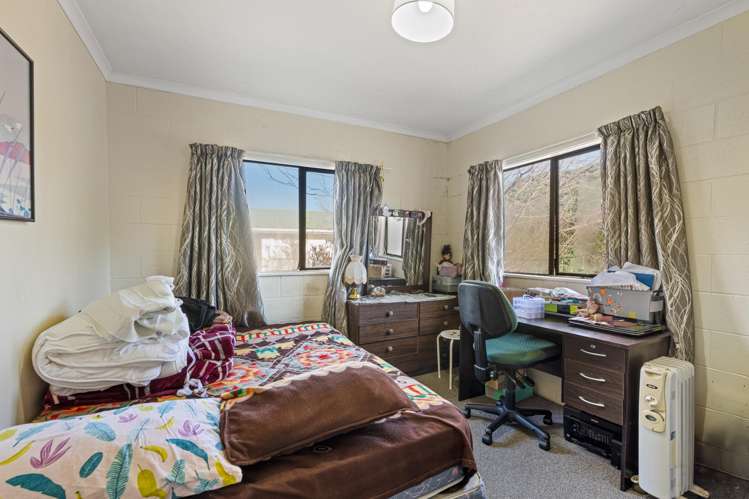 Units 1-3/91 Waikawa Road Picton_1