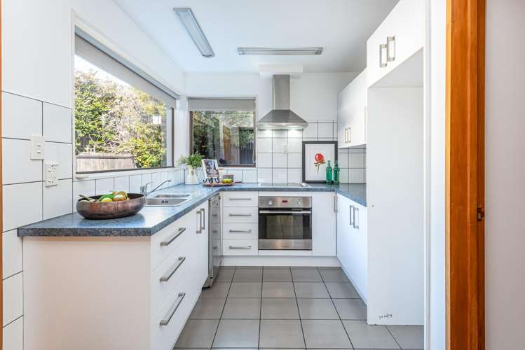 2/27 Shrewsbury Street Merivale_4