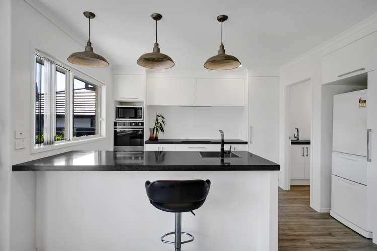 12 Oakmont Crescent Waiwhakaiho_9