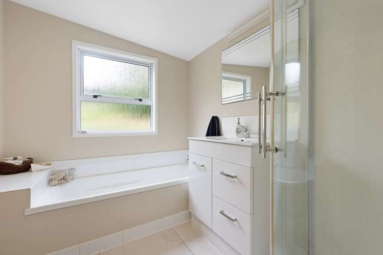 541 South Makara Road Makara_30