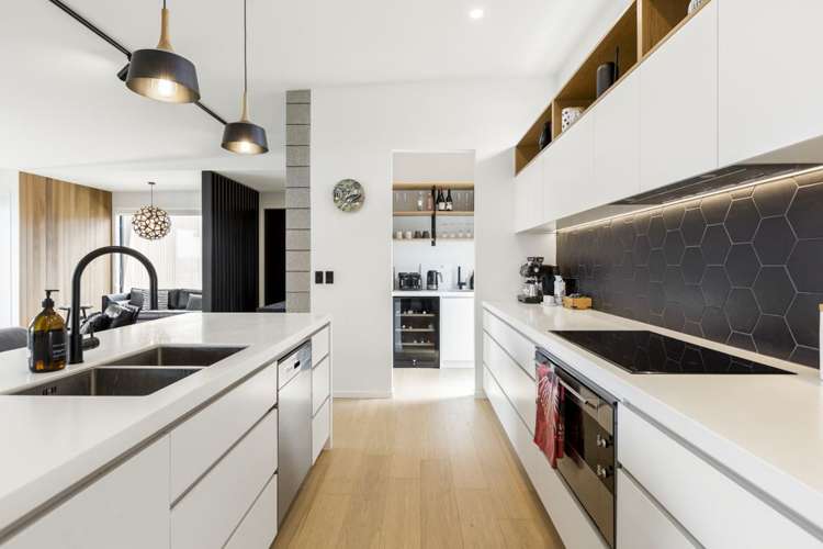 10 Laly Haddon Place Matakana_10