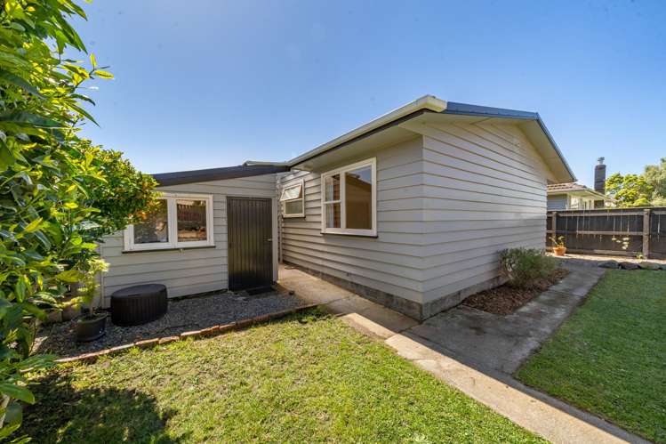 8 Ruru Crescent Heretaunga_24