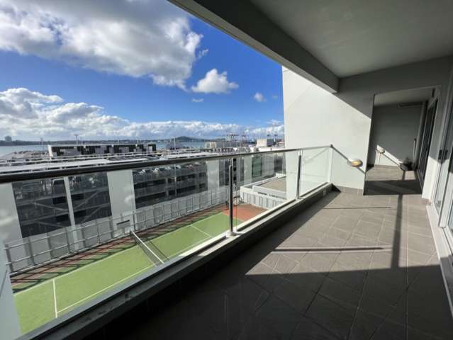 Scene  One/2 Beach Road 10015_1