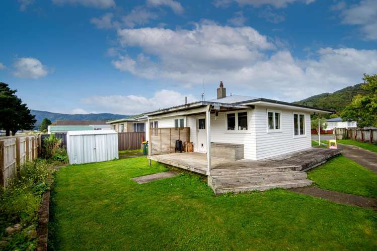 28 Wetherby Grove Wainuiomata_15
