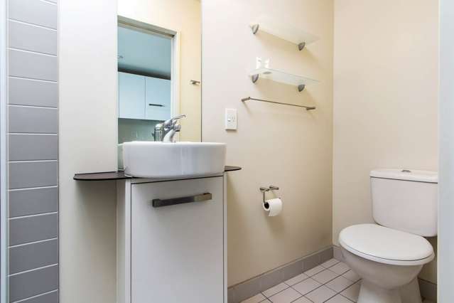 1506/10 Waterloo Quadrant Auckland Central_2