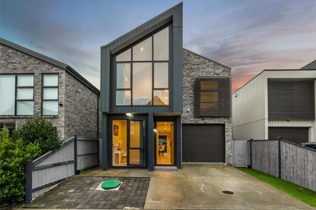 Vacant & Ready - Move Into Luxury Now