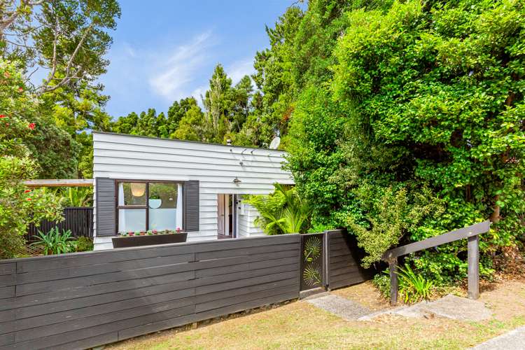 218 Woodlands Park Road Titirangi_15