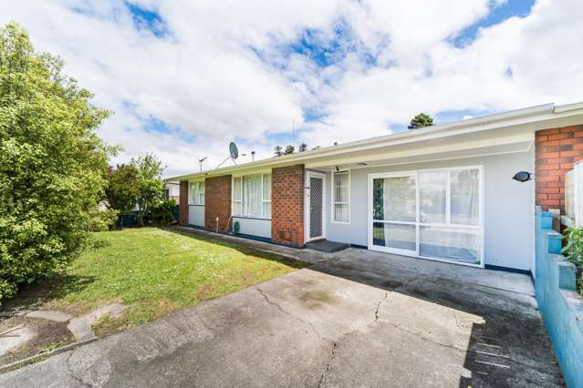 Renovated, easy-care living in Park West