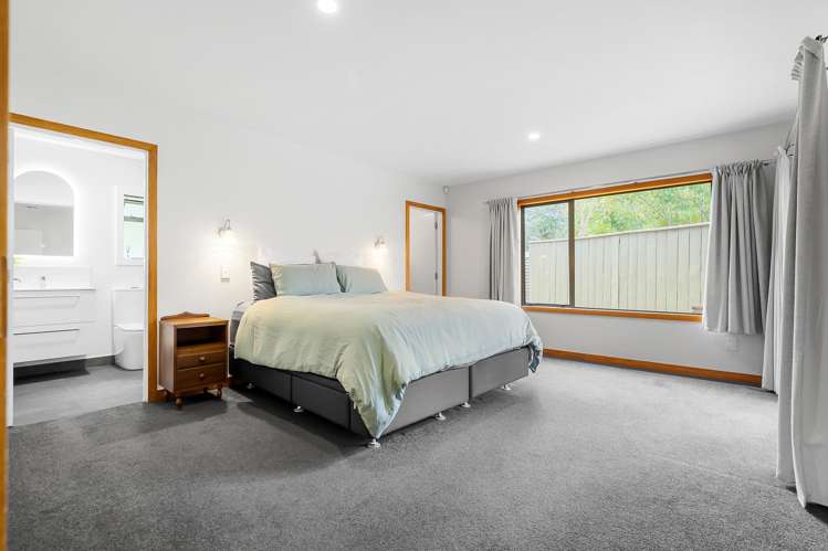 2 Larchwood Grove Rangatira Park_14