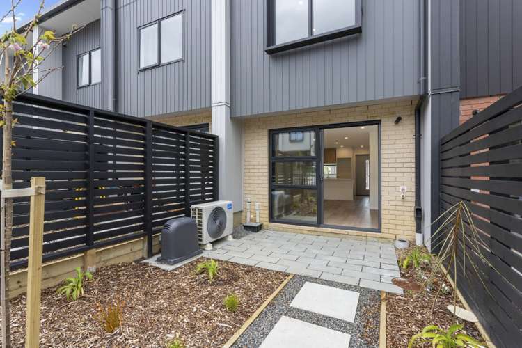 64 Selo Street Glen Eden_9