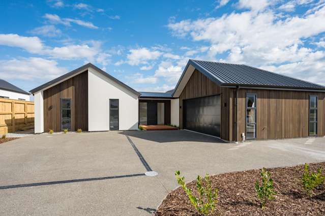 Elevated, views of the ranges, 4 bedroom, 2 living