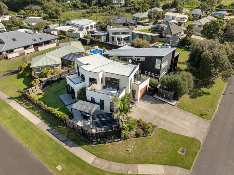18 Bowentown Boulevard Waihi Beach_38
