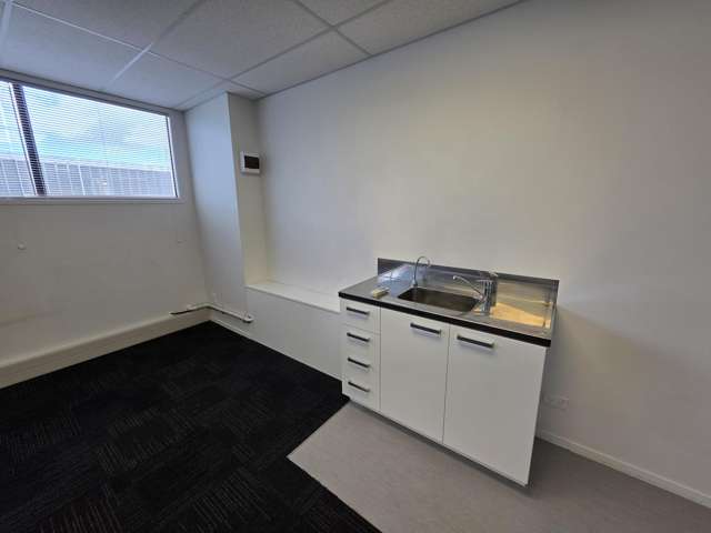 Unit I/31 Carbine Road Mt Wellington_2