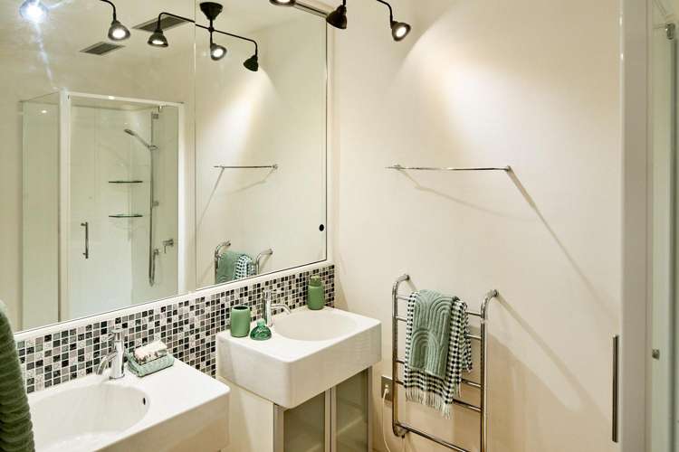 2.09/28 Waterloo Quay Pipitea_9