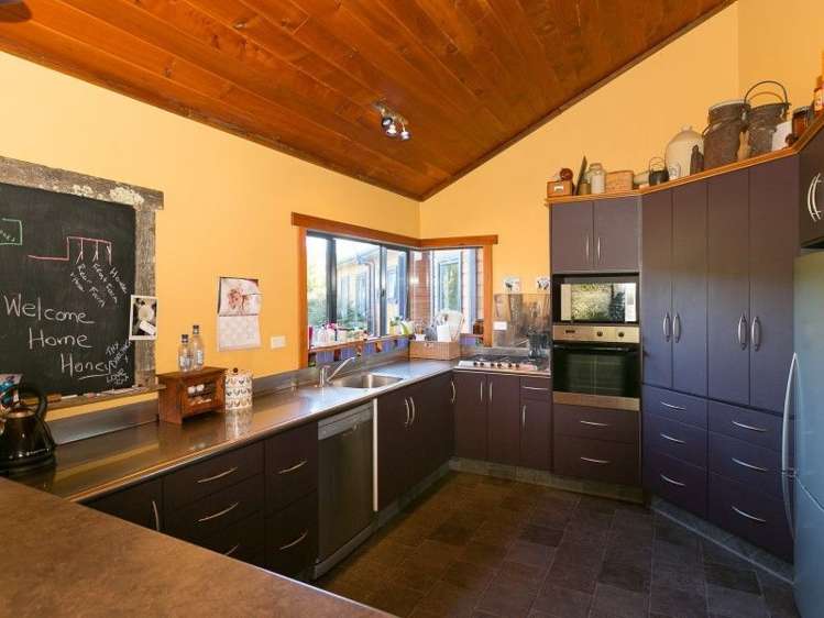 5881 Mountain Road Normanby_9