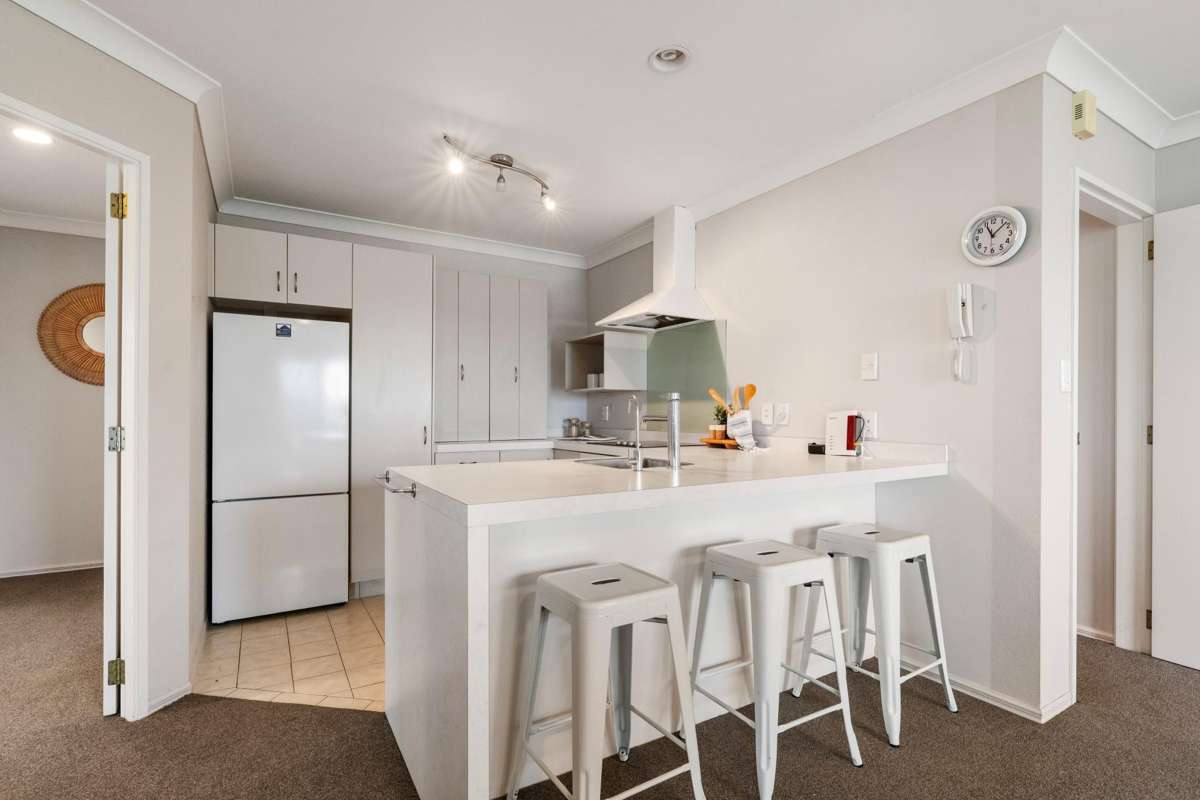 2/111 Santa Monica Drive_4