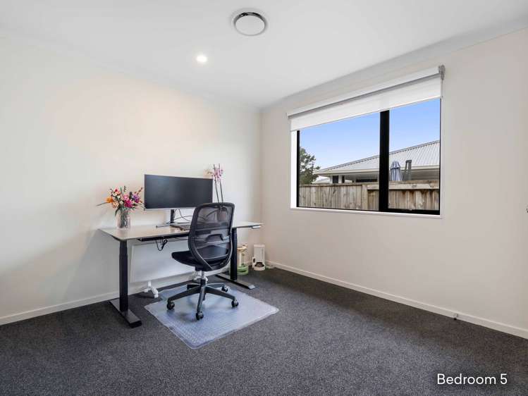 19 Lloyd Crescent Pukehangi_18