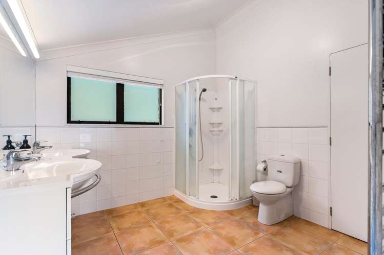 1200 Hikuai Settlement Road Pauanui_16