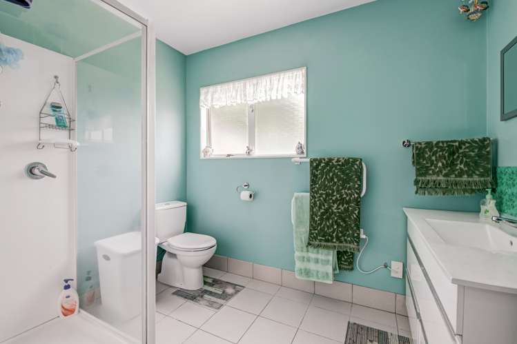 1 Ngahere Views Orewa_30