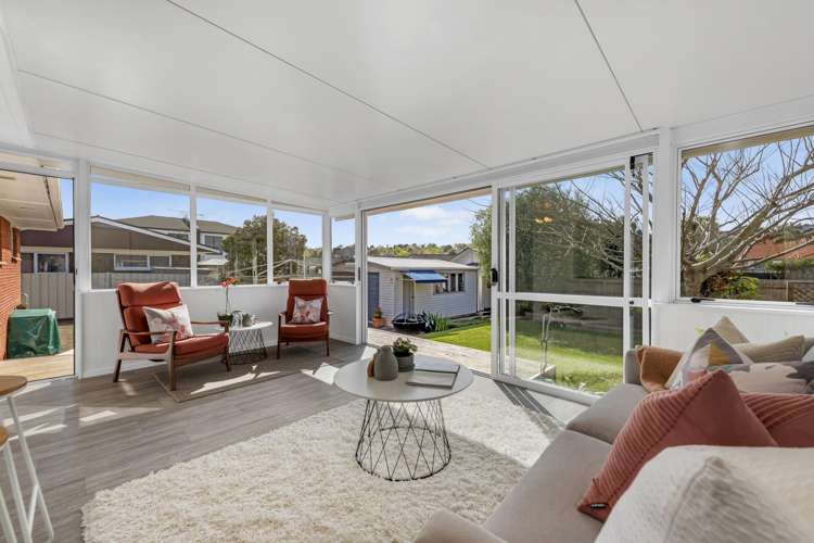 12 Mirrabooka Avenue Botany Downs_7