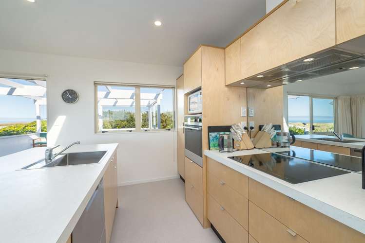 6 Beach Road Flat Point_13