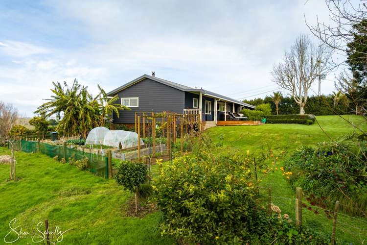 147 Petley Road Paparoa_40