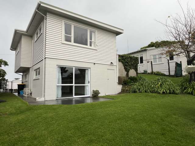 6 Rita Street - Includes Lawns and Gardens Mount Maunganui_3