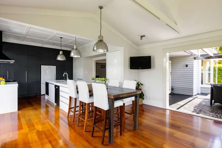 58 Lake Crescent Hamilton Lake_10