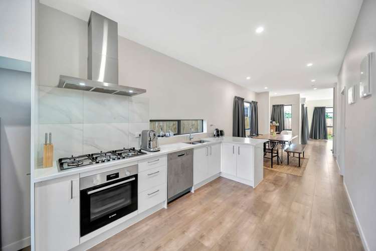 9 John Burn Road Takanini_7