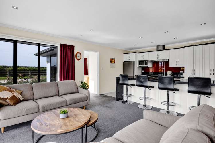 105 Mawhitiwhiti Road Normanby_11