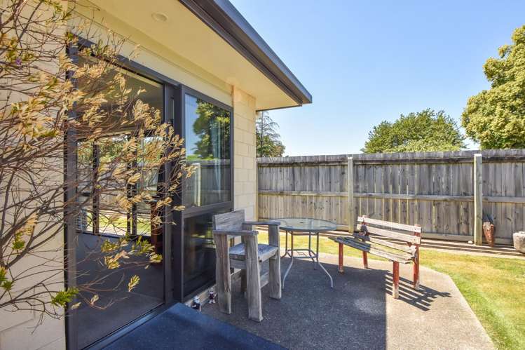 7 Ashmore Park Road Carterton_19