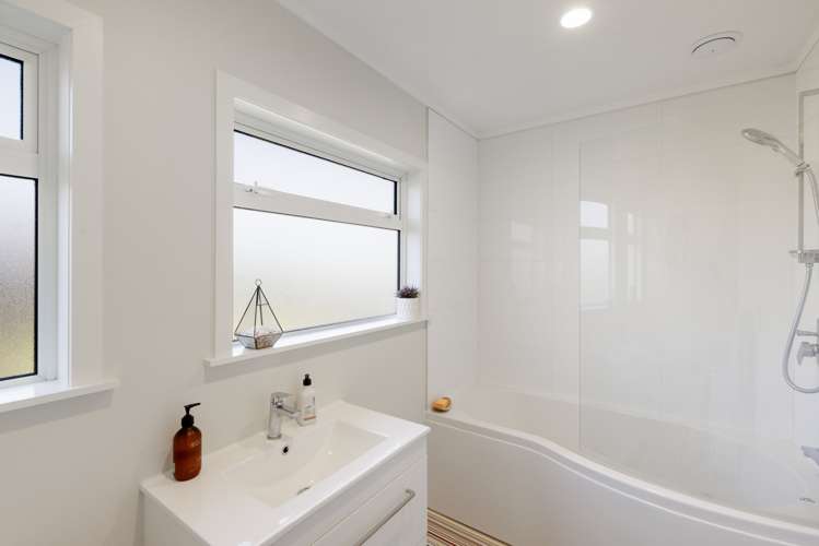 12a Goods Road Otumoetai_8