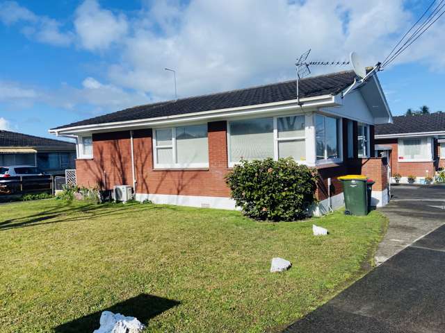 LOCATION, LOCATION, LOCATION - CENTRAL MANUREWA