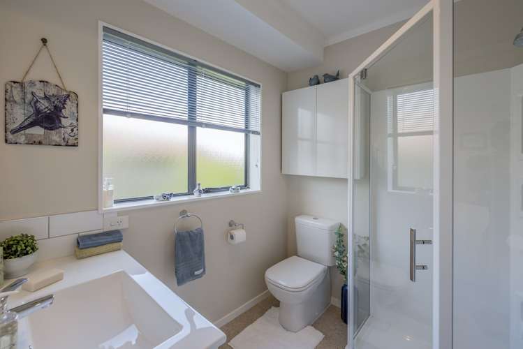 7 Cranbrook Grove Waikanae_9