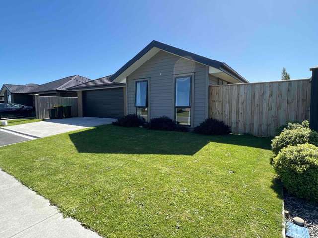 ROLLESTON - FOUR BEDROOM, TWO BATHROOM, SPACIOUS FAMILY HOME
