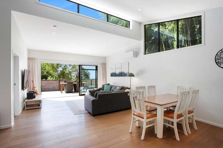 892 West Coast Road Waiatarua_6