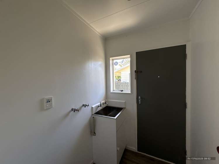 14 Guy Avenue 10516_7