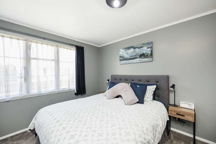 42 Clyde Crescent Roslyn_16