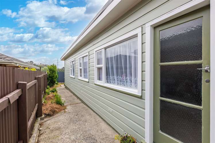 62 Law Street Caversham_13