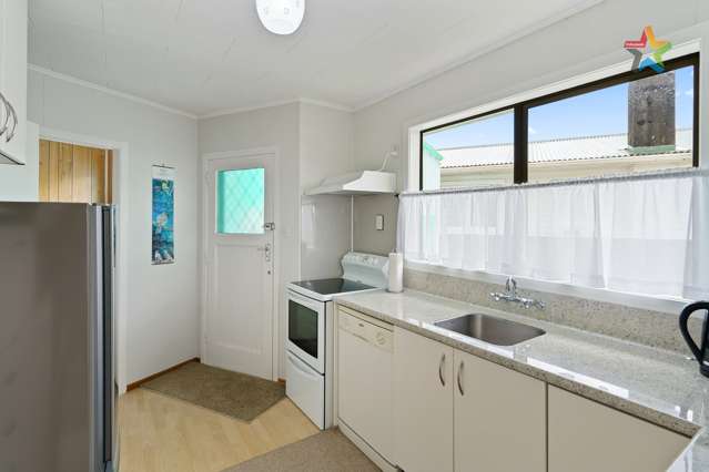 73 Karamu Crescent Wainuiomata_4