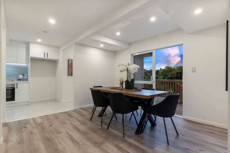 2/7 Louise Place Browns Bay_12