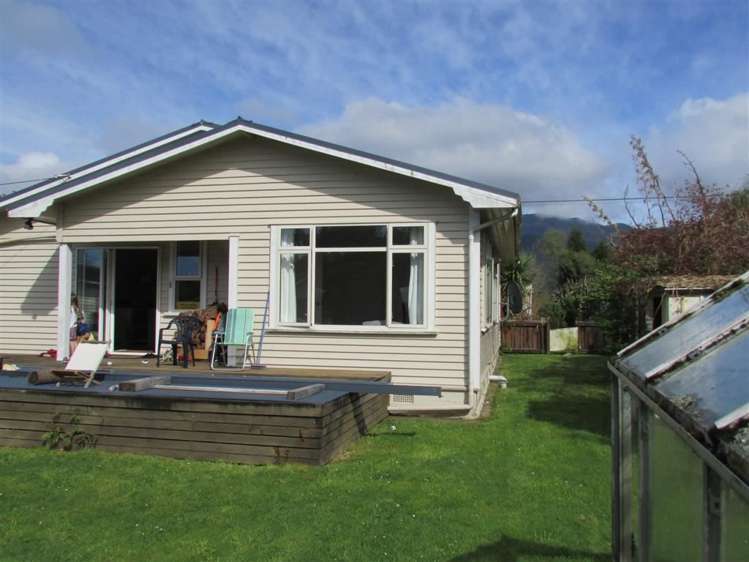 4 Hart Street Blackball_5