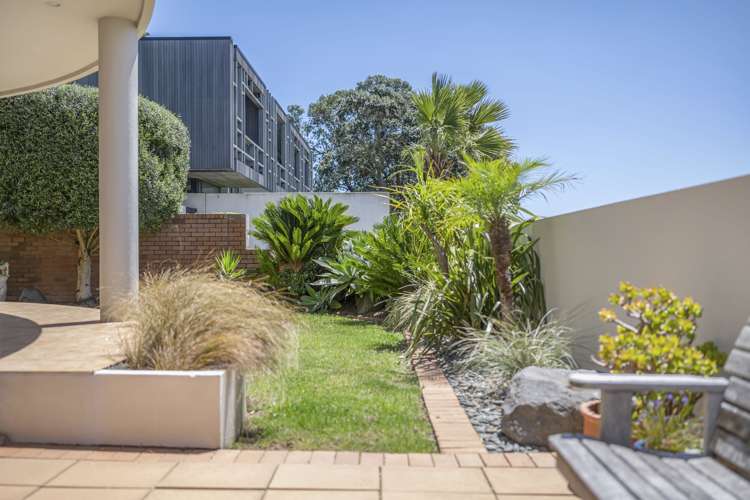 1/37 The Esplanade Eastern Beach_29