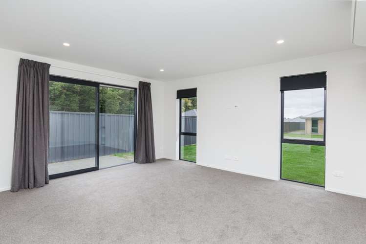 11 Strawberry Lane Waimate_16