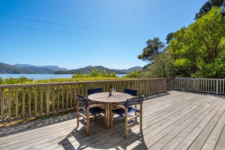 2787 Queen Charlotte Drive Queen Charlotte Sound_12