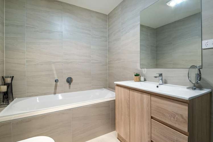 8/26 Long Bay Drive Torbay_15