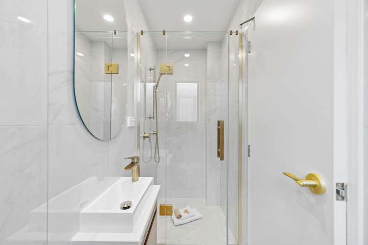8/12 Yeovil Road Te Atatu Peninsula_16