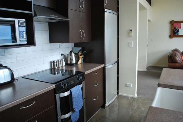 2/70 Dart Place Fernhill/Sunshine Bay_2