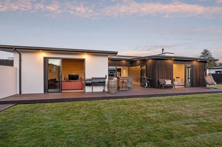 13 Carnaveron Drive Lincoln_14