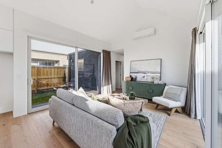 5 Shrubbery Lane_4